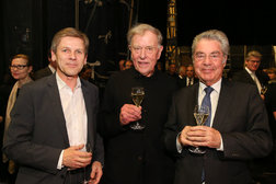 Premiere Burgtheater - Die Unschuldigen, ich und die Unbekannte am Rand der Landstraße (27. Februar 2016)