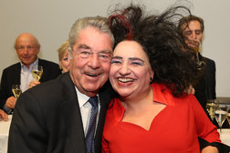 Premiere Burgtheater - Die Unschuldigen, ich und die Unbekannte am Rand der Landstraße (27. Februar 2016)